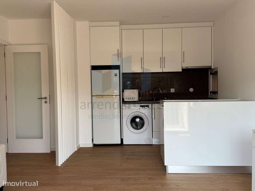 Arrenda-se apartamento T2 Totalmente mobilado em Coimbra - Grande imagem: 2/18