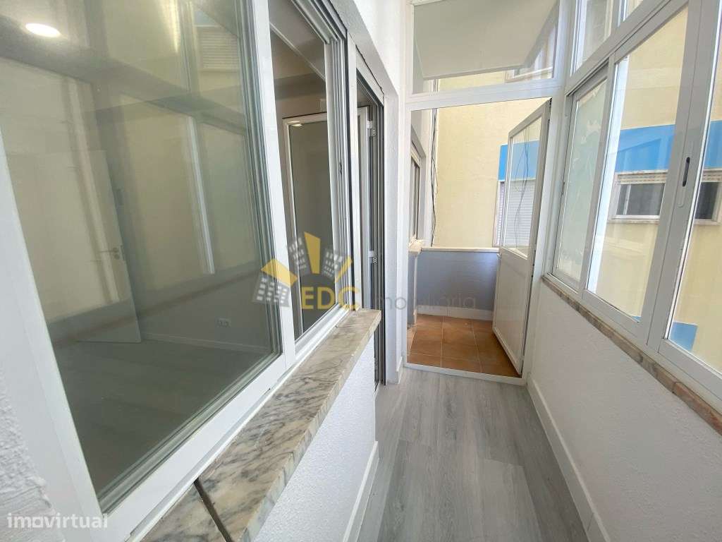 Apartamento T1 Remodelado em Zona Central da Amadora| Junto a Trans...-4