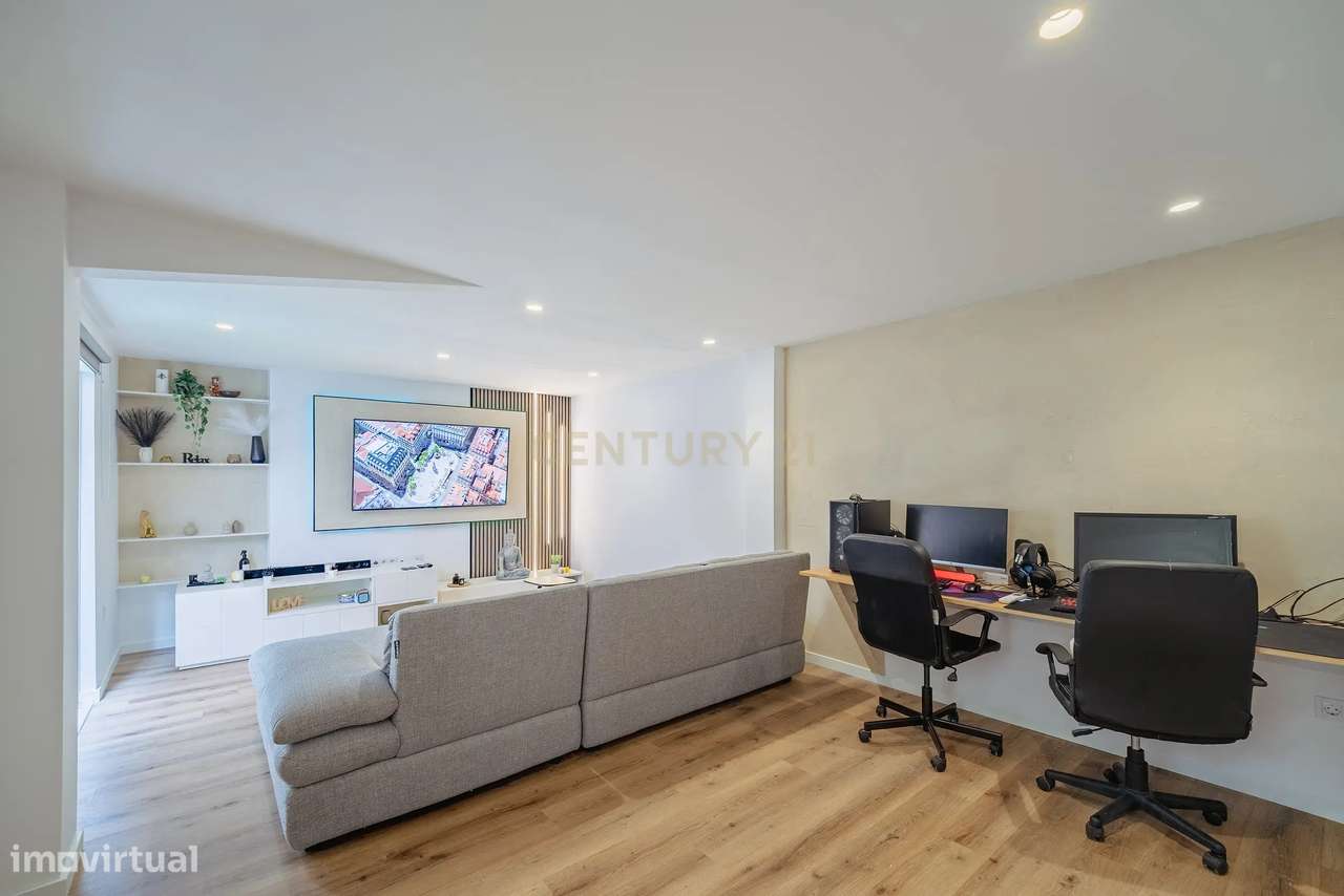 Apartamento com 3 quartos e Logradouro - Grande imagem: 4/38