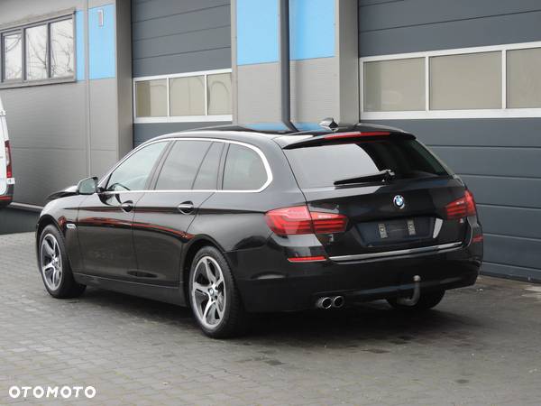 BMW Seria 5 525d xDrive Luxury Line - 7