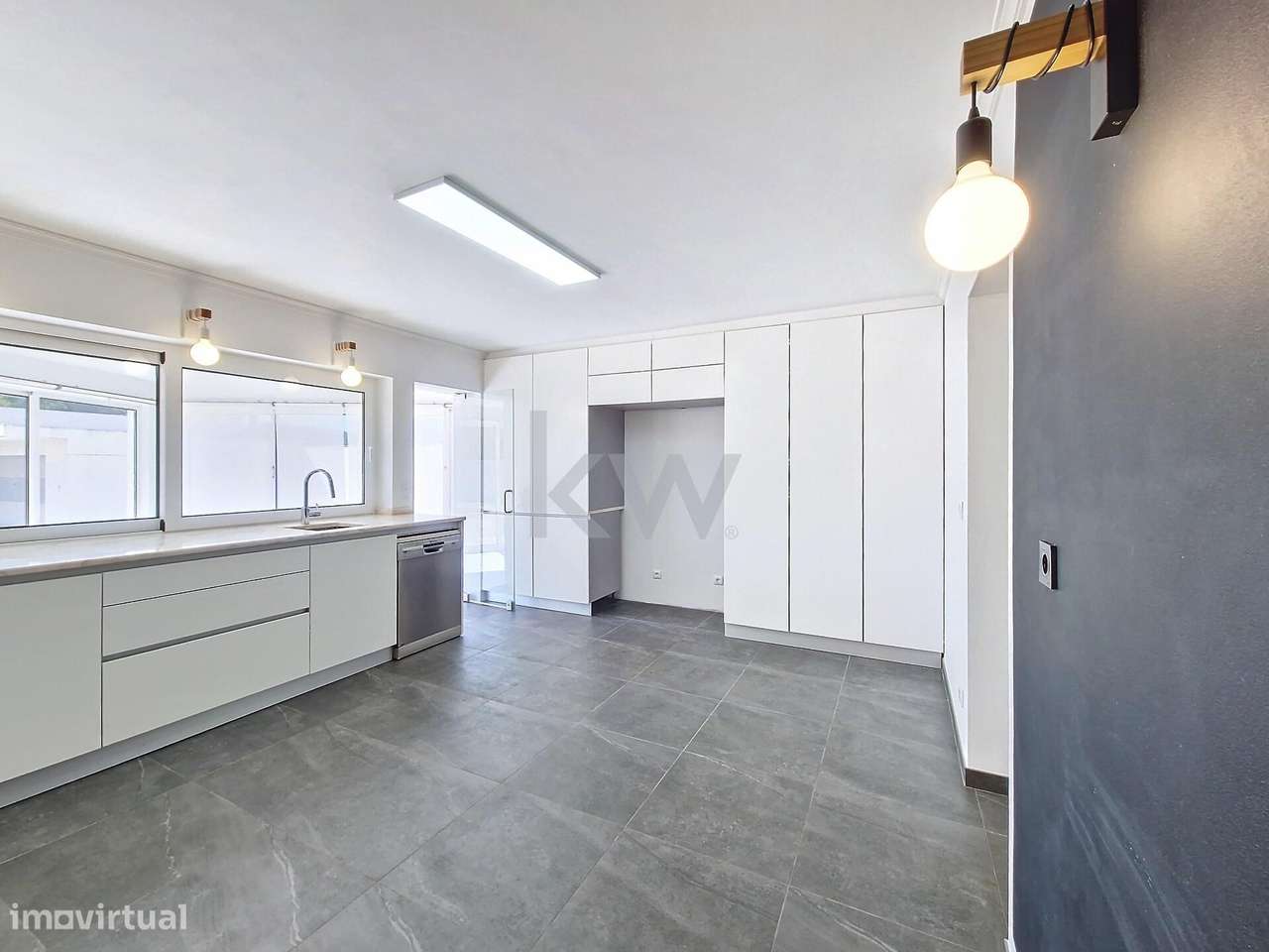 Moradia com 6 quartos, piscina aquecida, anexo e terreno com 2500m2 em-14