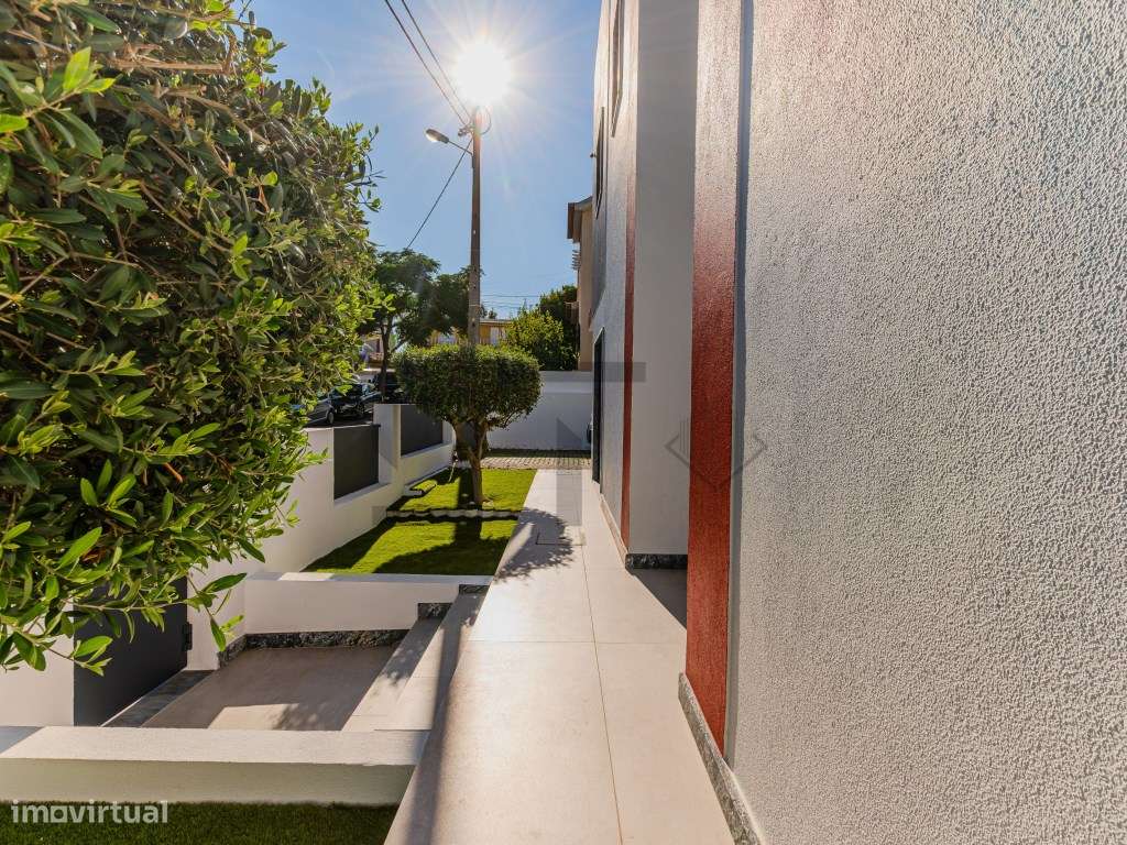 Fantástica Moradia T4 Moderna com Vista Mar, Jardim e Estacionament...-59