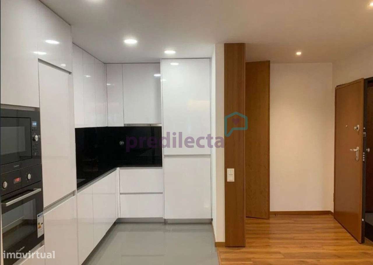 REF3768 - T1 Kit C/ Gar. - Metro Hosp. S. João - Grande imagem: 1/15