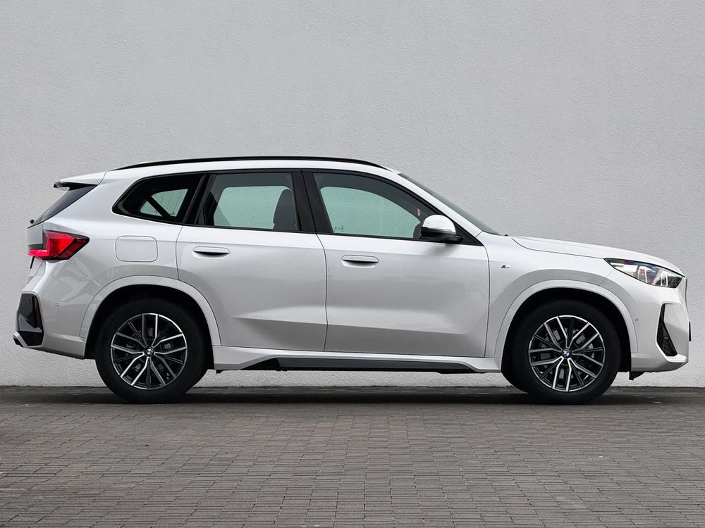 BMW X1 sDrive20i 1.5 Benzyna 170 KM — zdjęcie 3