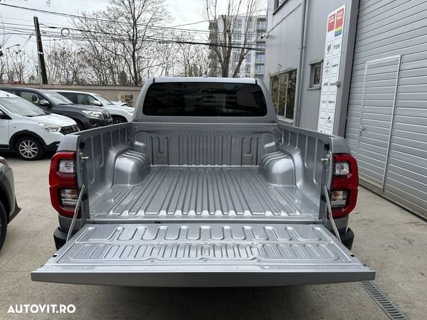 Toyota Hilux 2.8D 204CP 4x4 Double Cab AT GR Sport - 14