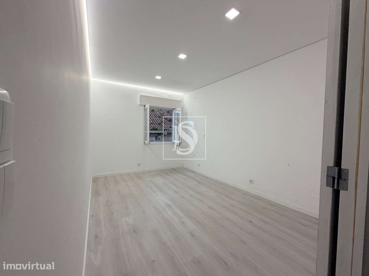 Oportunidade Única no Centro de Viana  – Venda por Propostas Múltiplas - Grande imagem: 4/31