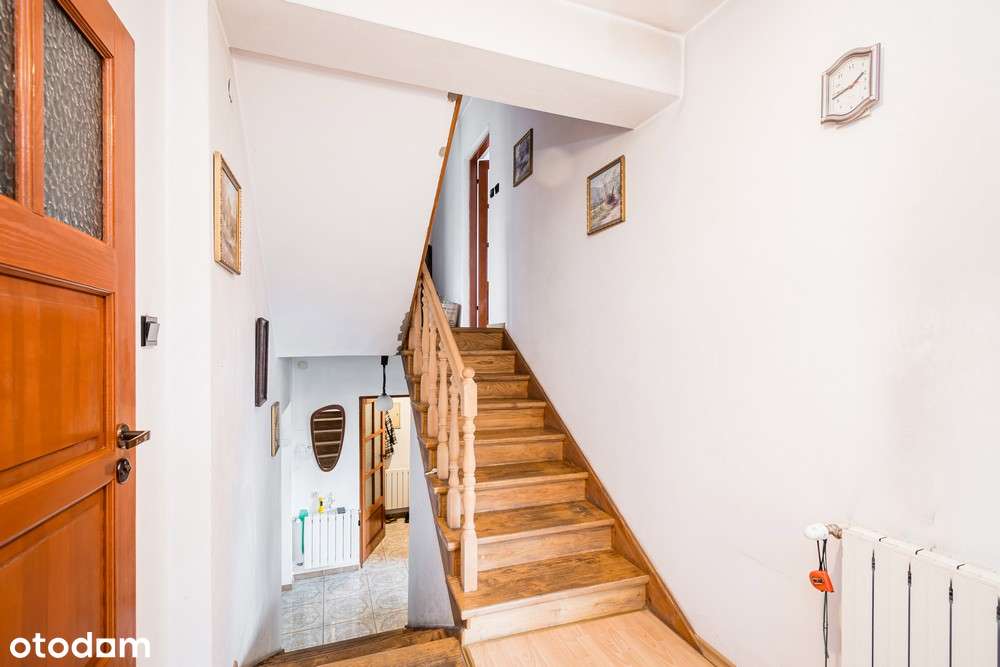 Dom jednorodzinny z ogrodem i garażem na granicy Krakowa i Wieliczki-9