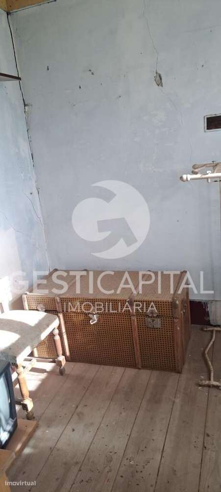 Quinta com vista rio Tâmega e duas moradias para recuperar-16