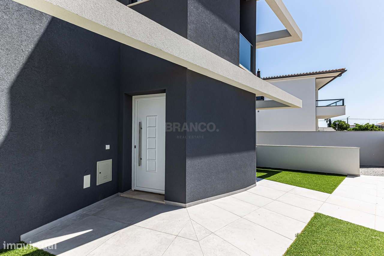 Moradia Contemporânea T3 com Garagem | Mexilhoeira Grande-37