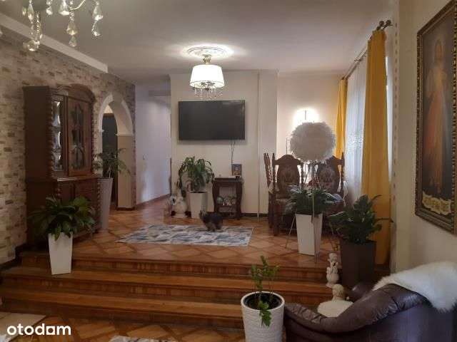 Dom w pobliżu lasu-2