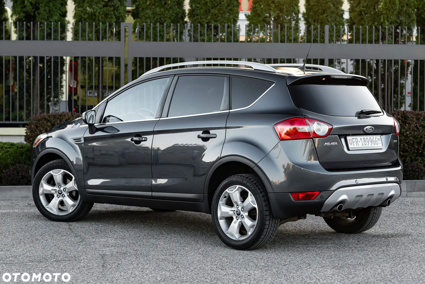 Ford Kuga 2.5 4x4 Titanium - 8