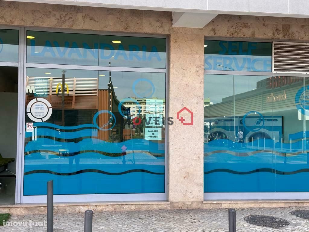 Apresentamos lavandaria self service, para trespasse em Setúbal.