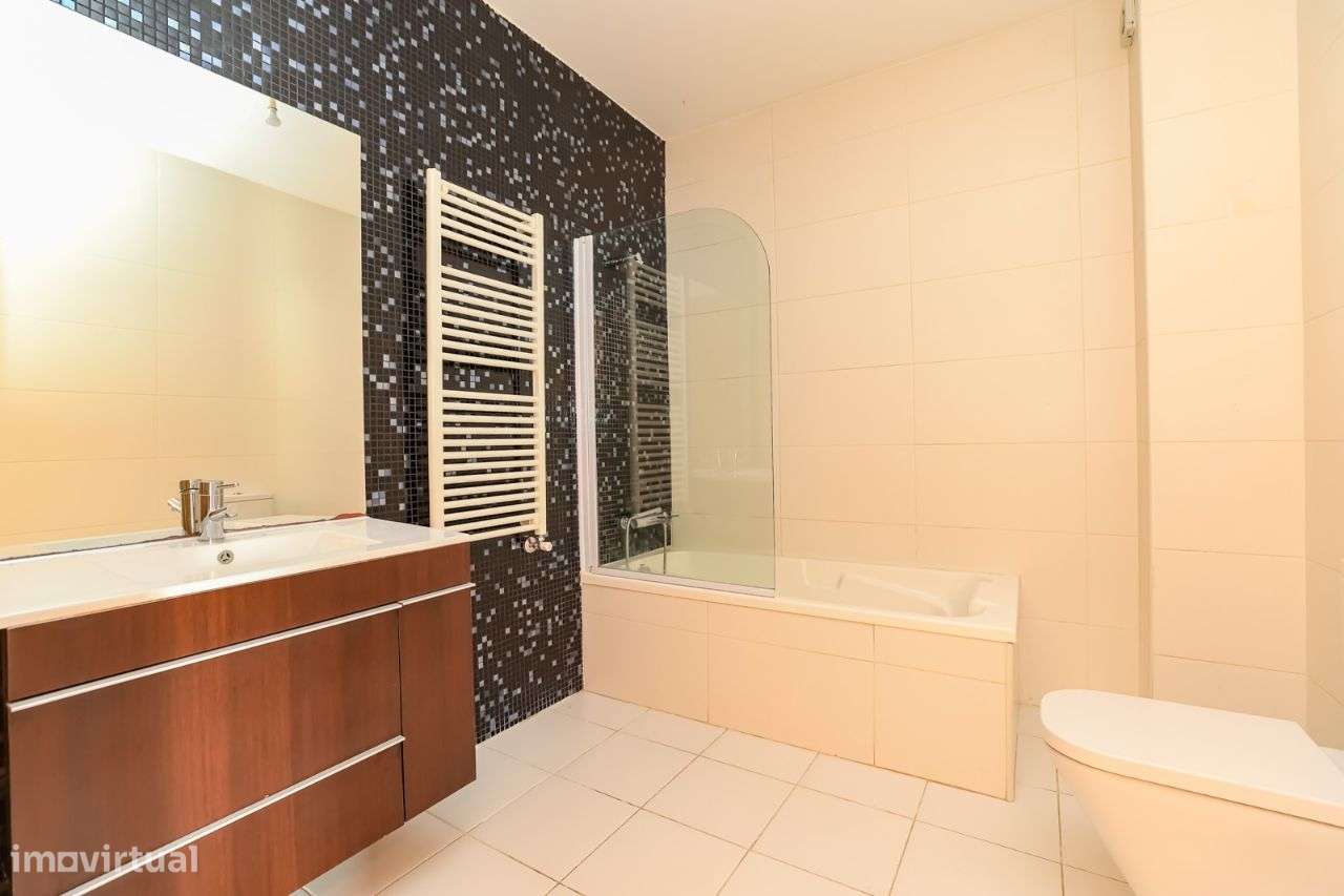 Apartamento T3 C/ Lugar Garagem-17