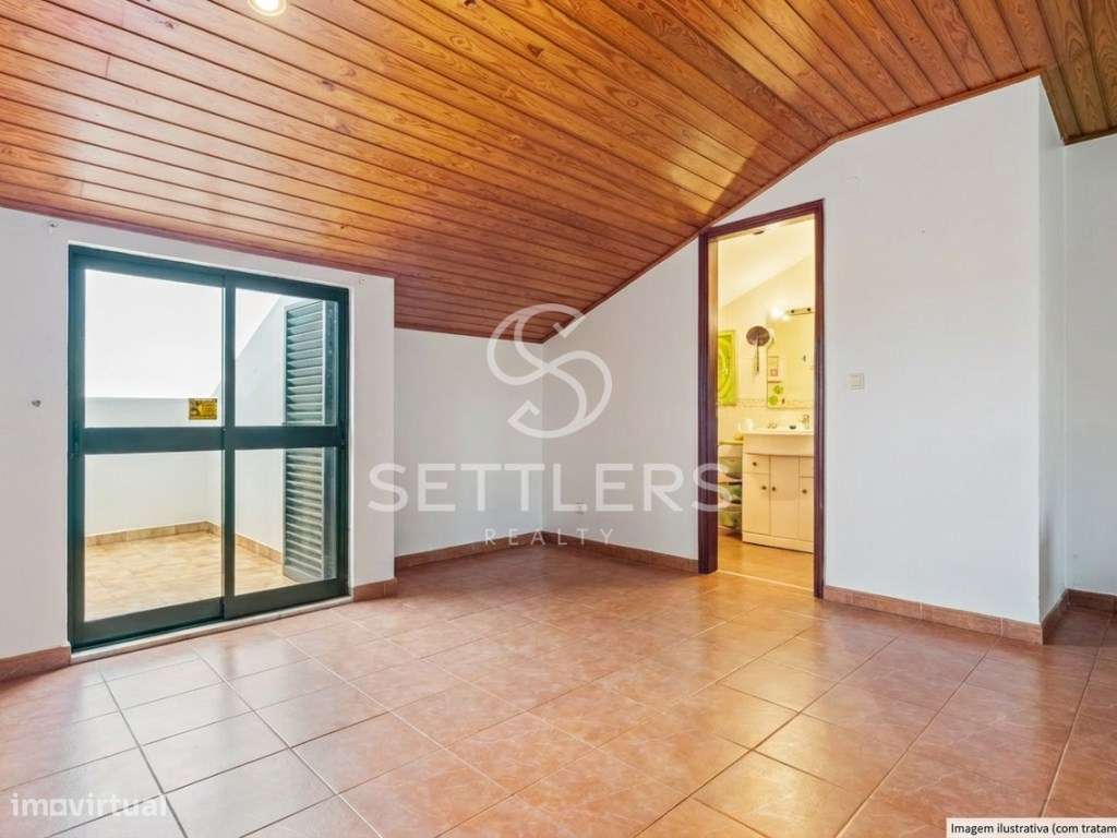 Apartamento T2+1 - Parede-32