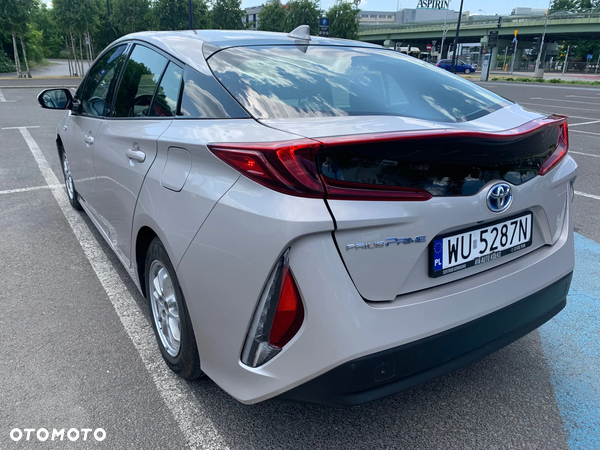 Toyota Prius Hybrid - 10