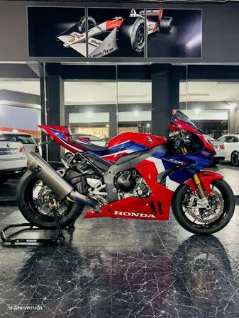 Honda CBR 1000 RR-R SP - 1