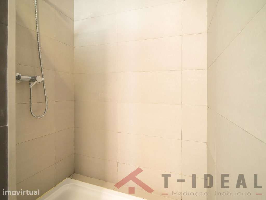 Moradia T4 Moderna Vista Mar-36