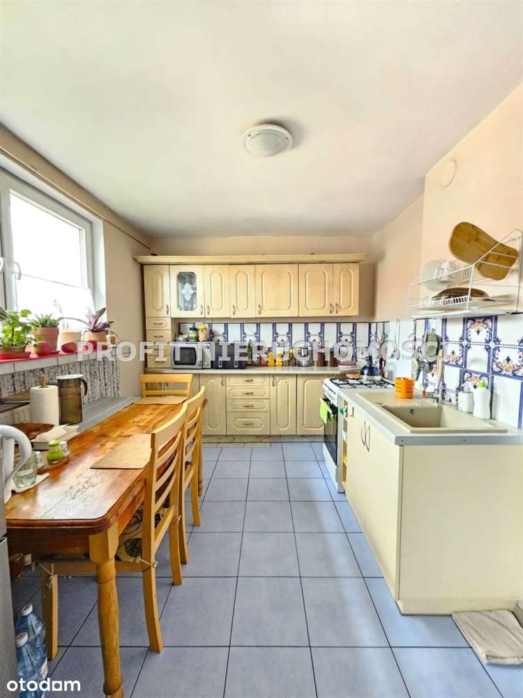 Ładne mieszkanie z dużym balkonem-4