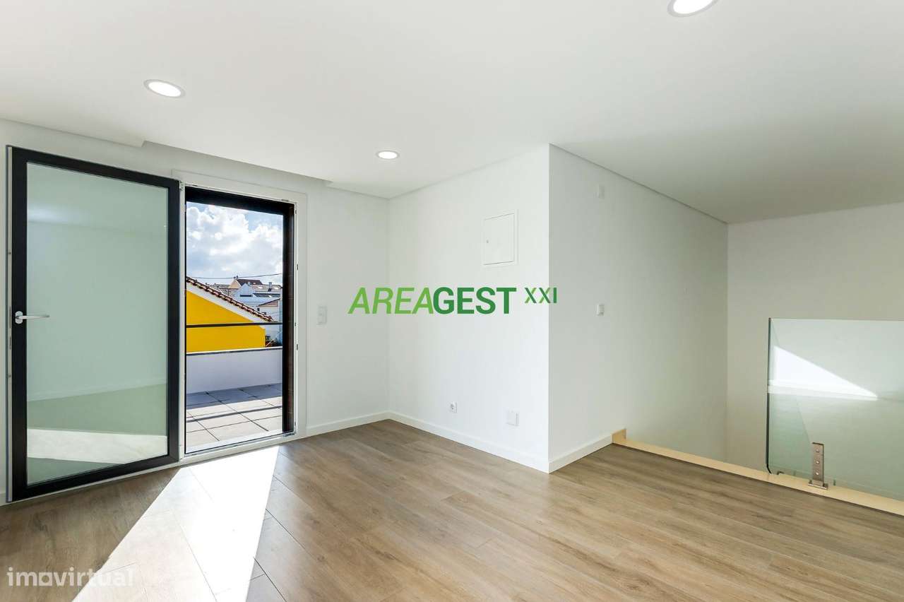 Moradia V4+1 no Casal Novo, Caneças-18