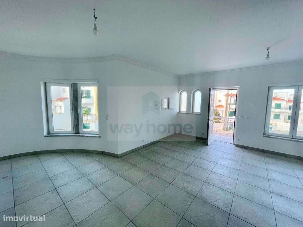 Moradia T4 | Remodelada | Vista de mar | Ericeira-9