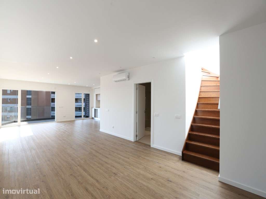 Apartamento T3 Duplex Novo com terraço privado com piscina no Prédi...-9