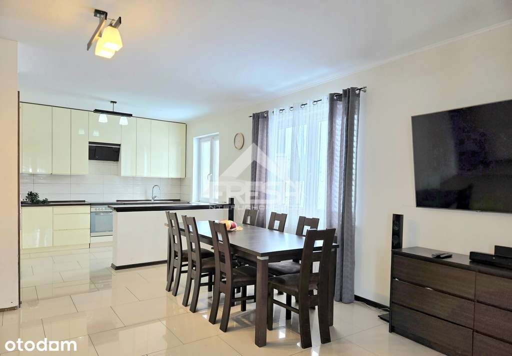 Dom w Bladowie z dużym ogrodem i tarasem-0