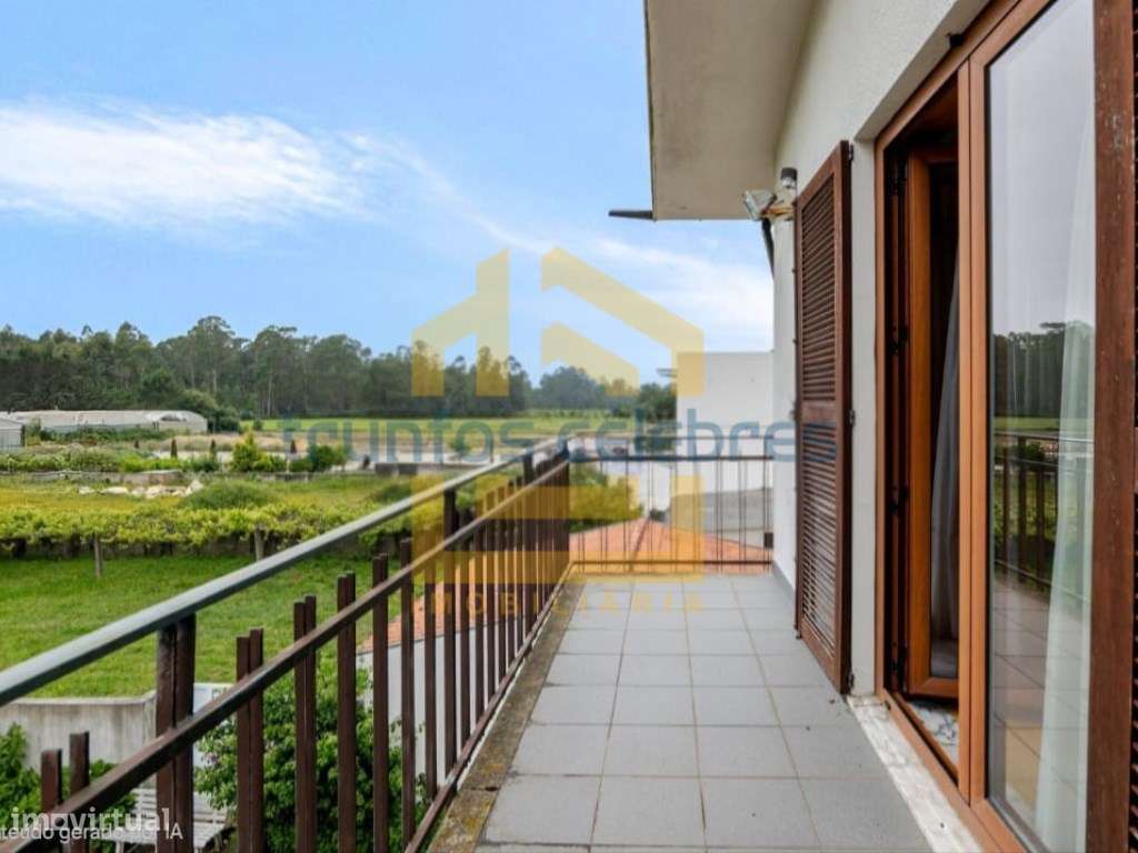 Moradia T4 de 4 Frentes Renovada inserida num lote de 1450m2 | Laún...-19