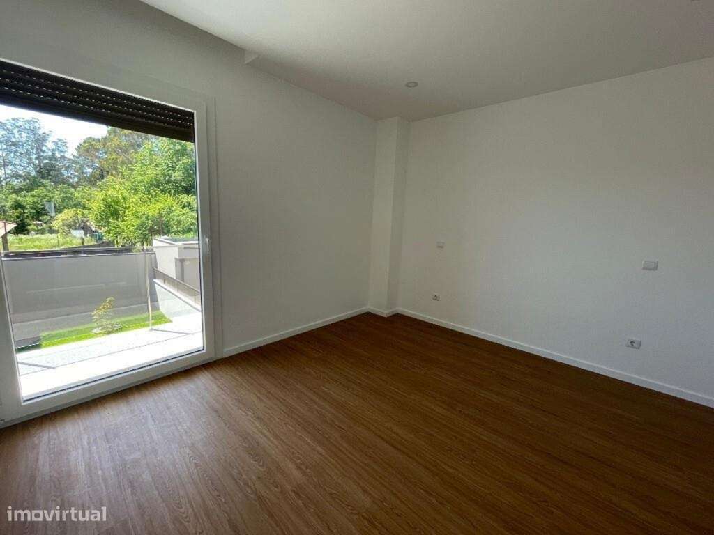 Excelente moradia em banda V3 em Arões - Grande imagem: 5/10