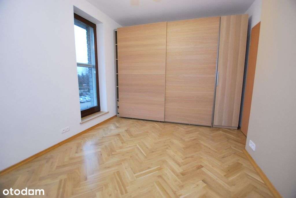 blisko metra 3-pokojowe mieszkanie z garażem-7