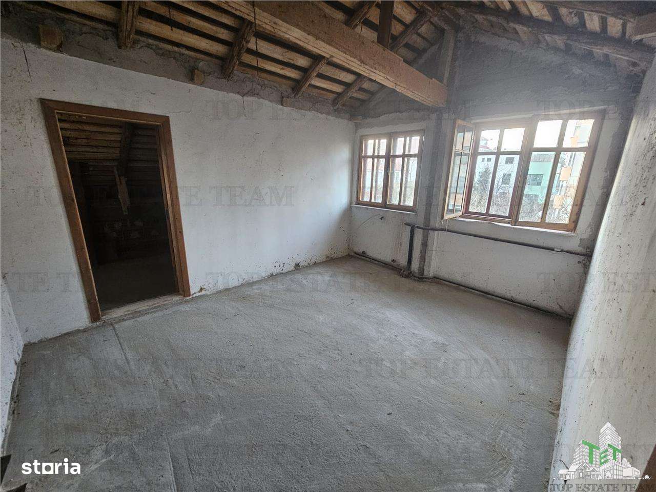 Vila spatioasa 11 camere la gri in centru Pitesti - Imagine principală: 4/11