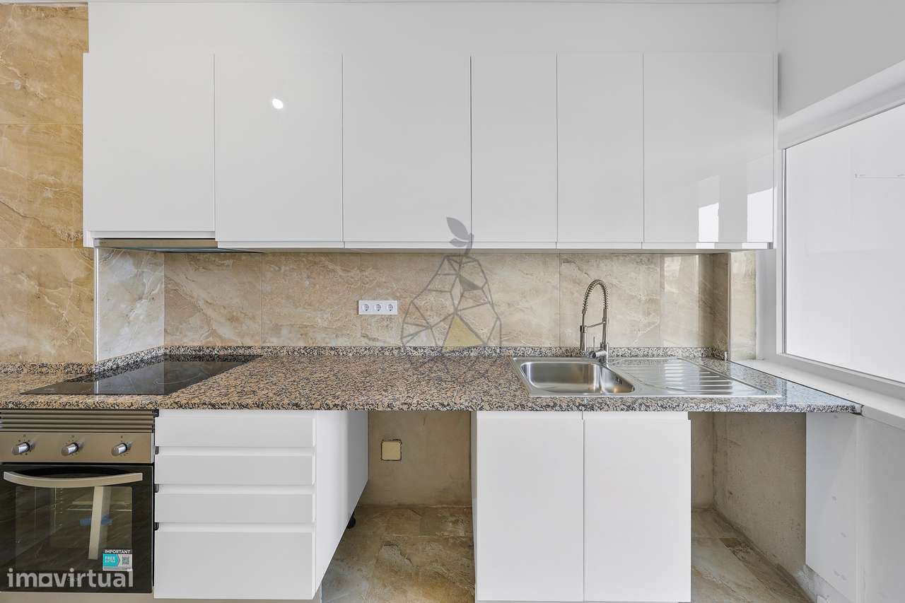 T3 central totalmente remodelado, com 2 casas de banho em Portimão-14