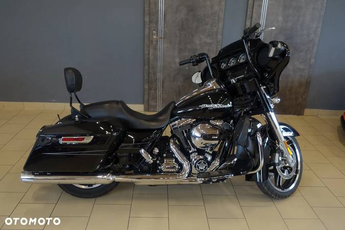 Harley-Davidson Touring Street Glide - 2