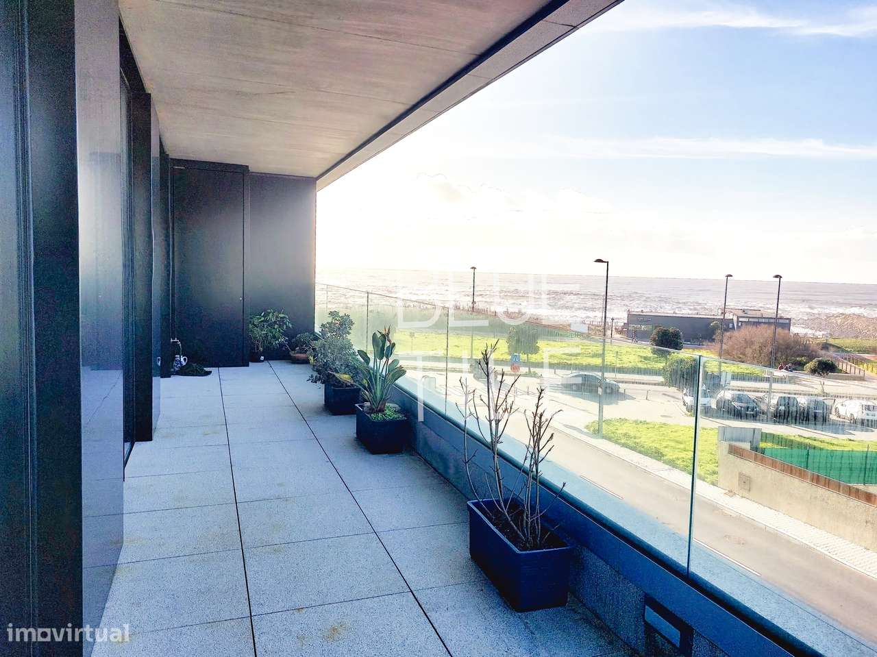 Apartamento T3 – último piso, garagem fechada, primeira linha de praia-40