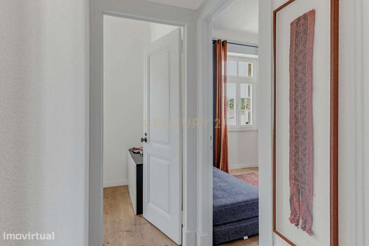 Moradia isolada T3 + 1 com vista mar em localização premium no coração-24