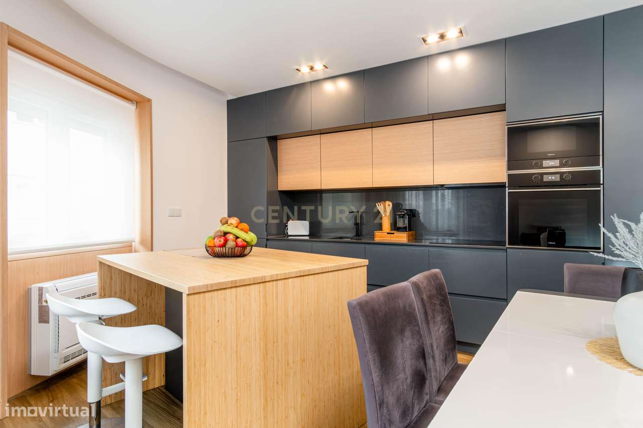 Apartamento Renovado com Terraço na Pontinha-25