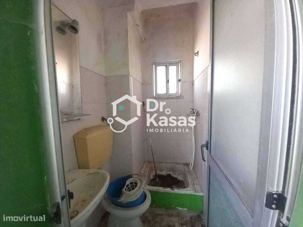 Apartamento T1 renovado na Baixa da Banheira-4