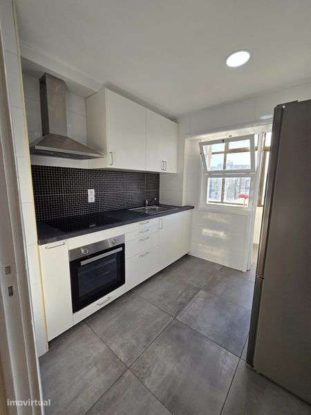 Excelente T3 Avenida da República em frente ao metro de Gaia - Grande imagem: 5/12