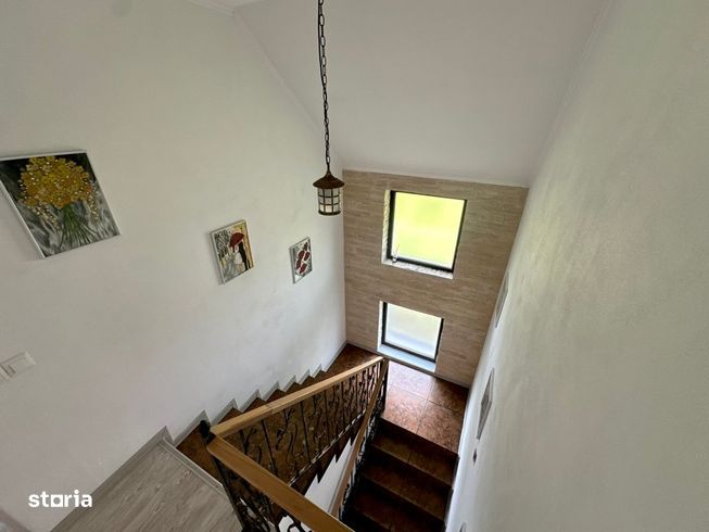 Pensiune de vanzare in Bobu, Scoarta - zona cu potential turistic in c-16