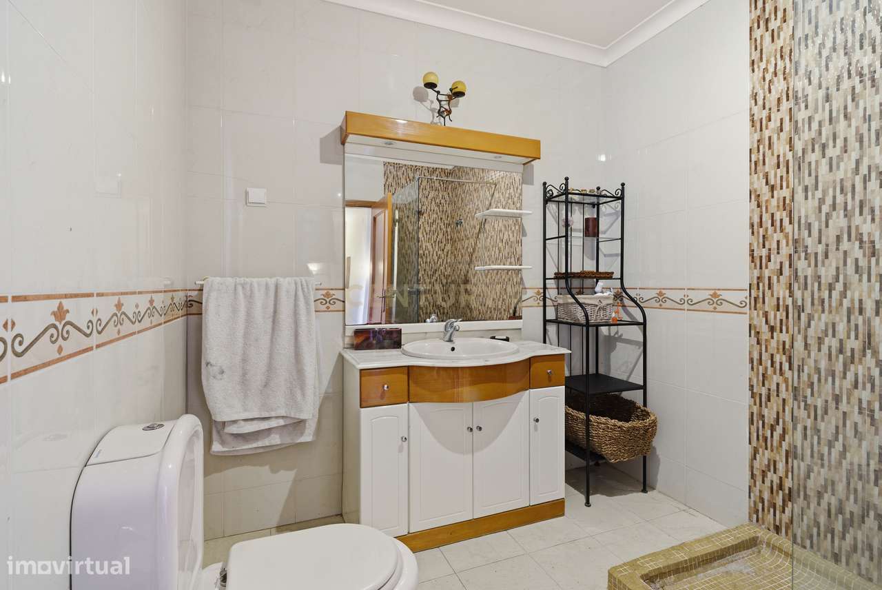 Moradia T3 com piscina e vista campo em Localização Privilegiada-26