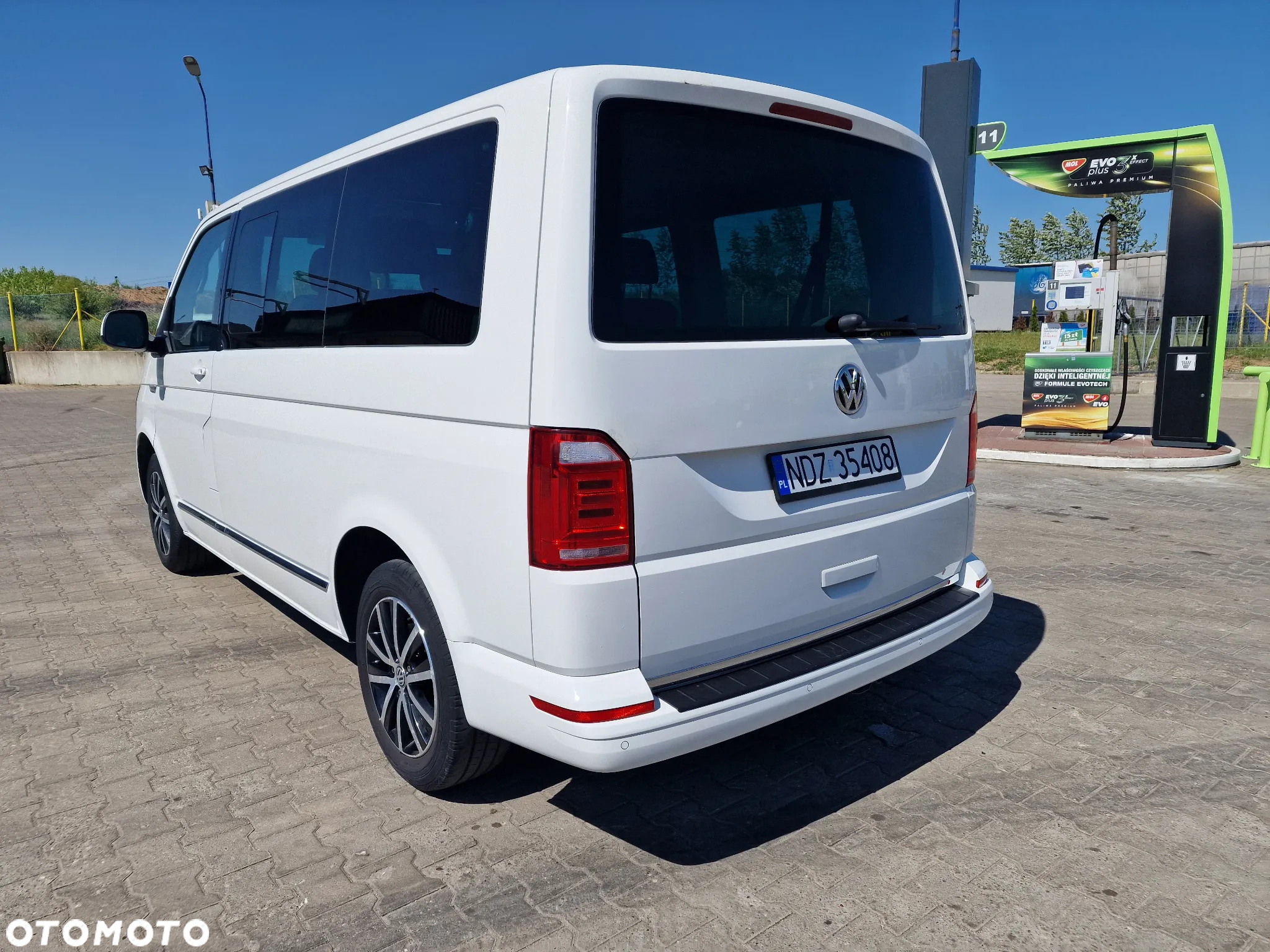 Volkswagen Caravelle 2.0 TDI L1 Comfortline - 8