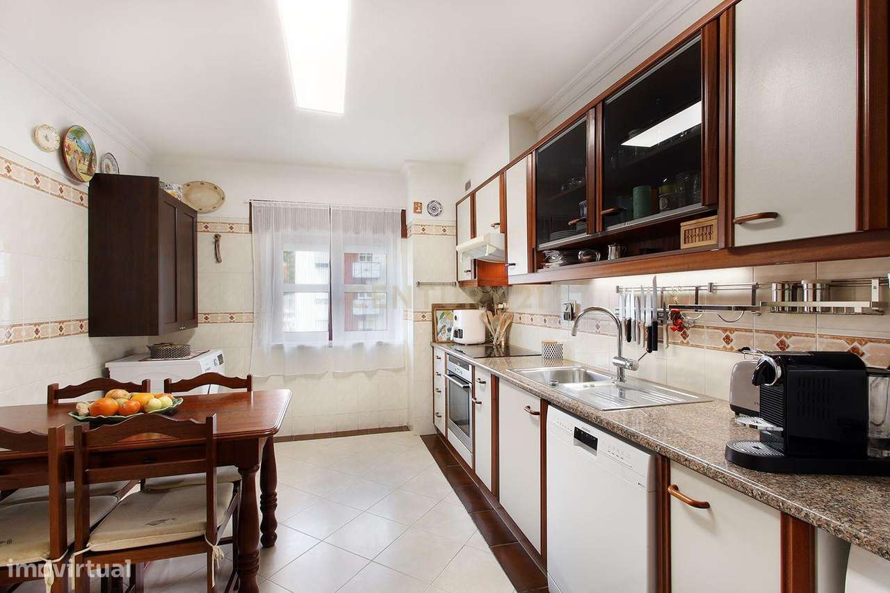 Sintra - Tapada Mercês, apartamento T3 espaçoso com duas varandas e ex - Grande imagem: 3/23