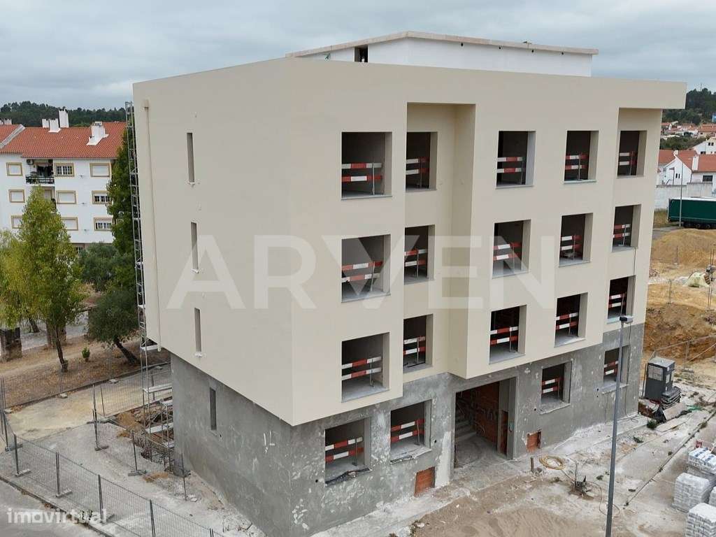 Apartamento T2 Novo com Lugar de Garagem - Urbanização do Condoal, ...-0