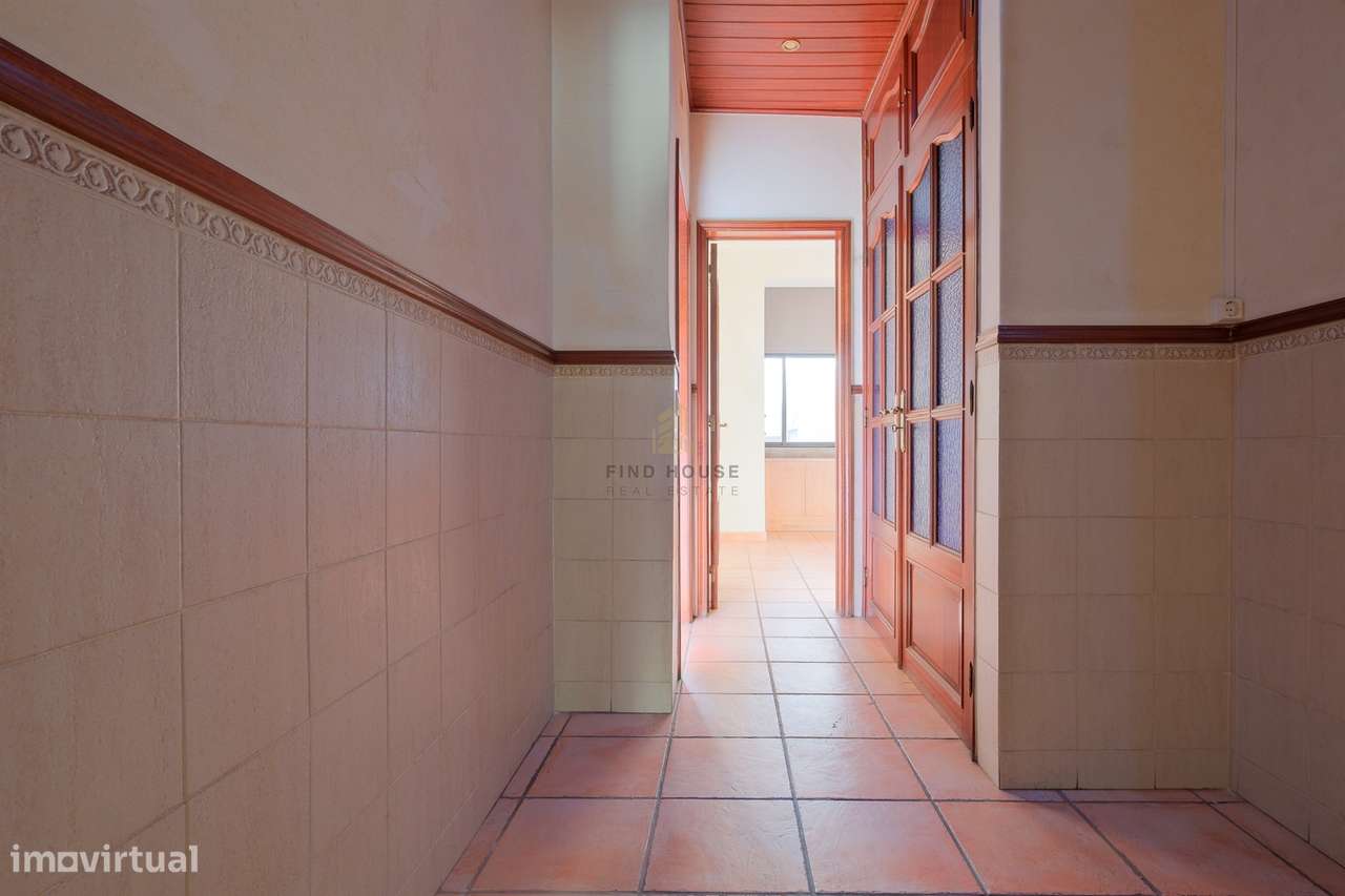 Vende-se Apartamento T3 no centro do Barreiro-14