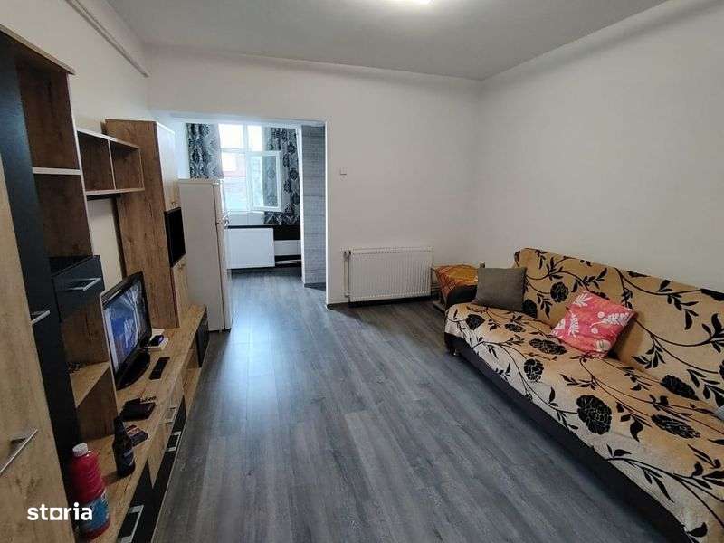 Inchiriez garsoniera regim hotelier 150/ zi - Imagine principală: 4/6