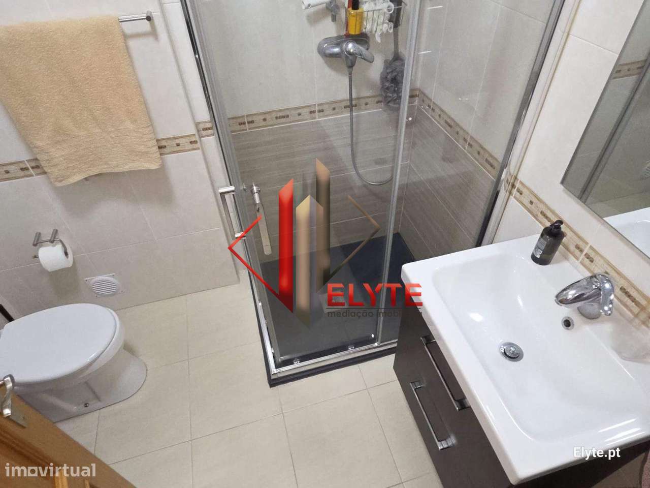 Apartamento T4 com Lugar de Garagem-16
