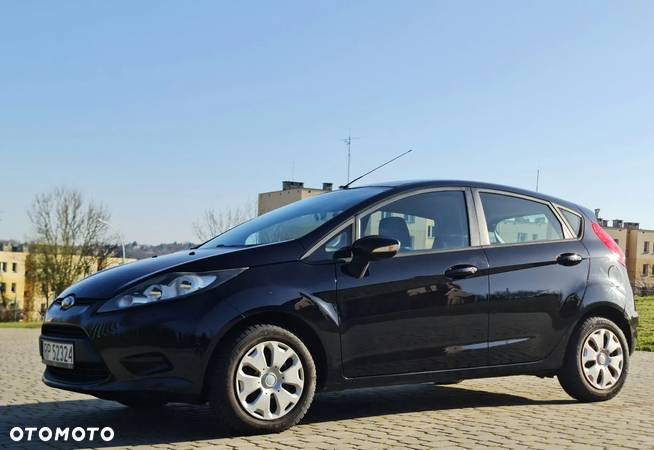 Ford Fiesta - 2