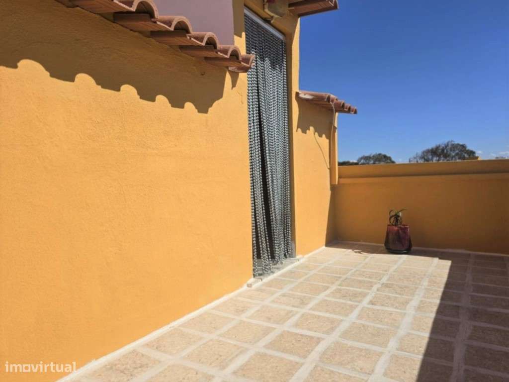 Apartamento T2 + Sótão-16