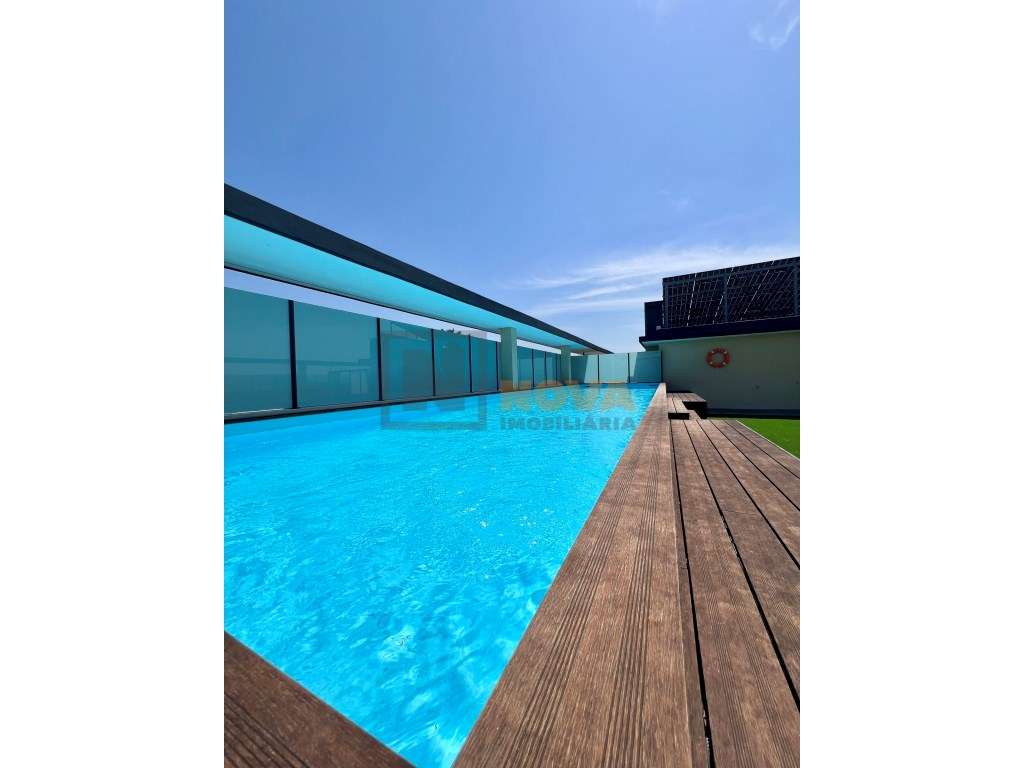 Apartamento T3 com Box para 3 Carros em Condomínio Privado com Piscina-18