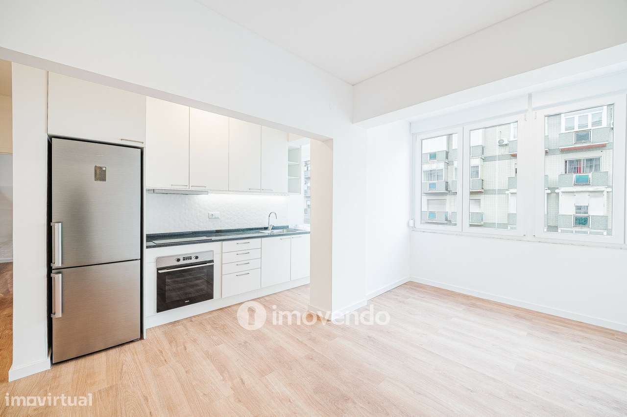 Apartamento T1 totalmente remodelado em 2025, no Lumiar - Grande imagem: 4/33