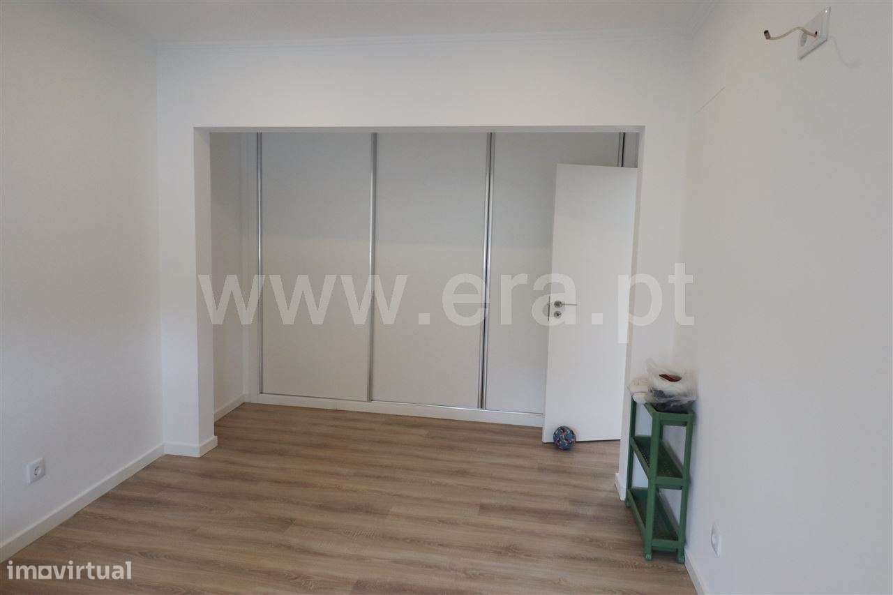 APARTAMENTO T2 COM QUINTAL; CRUZ DE PAU-13